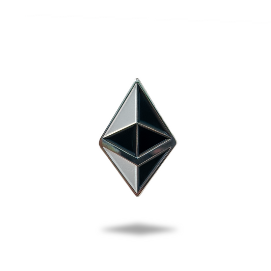 Ballmarker Ethereum von Alpha Putts: Emaille-Ballmarker mit Motiv Ethereum-Kristall in Silber und Schwarz